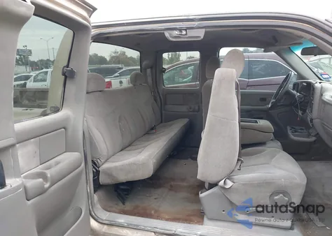 2000 GMC Sierra 1500 Sle z USA, uszkodzony, nr VIN 1GTEC19T8YZ325020